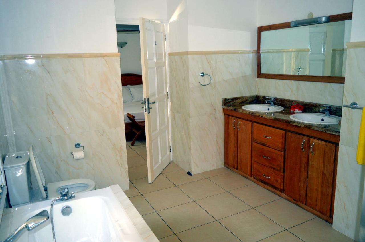 Sundown Beach Villa Glacis  ภายนอก รูปภาพ