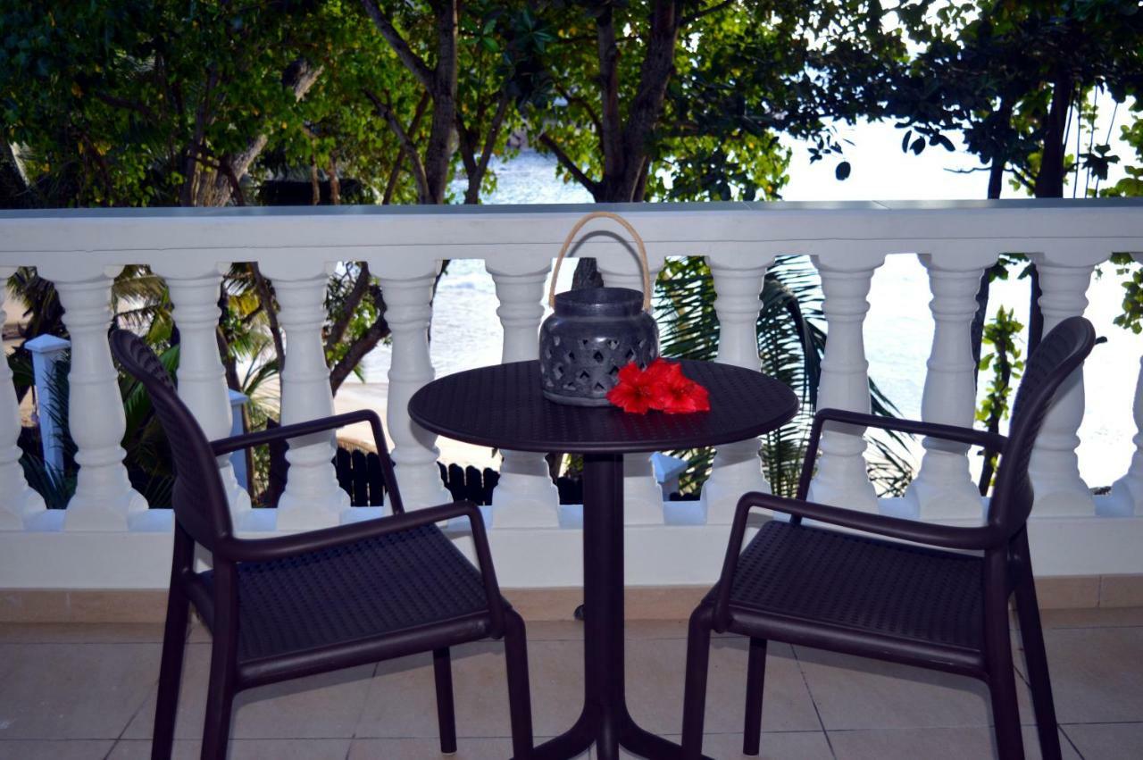 Sundown Beach Villa Glacis  ภายนอก รูปภาพ