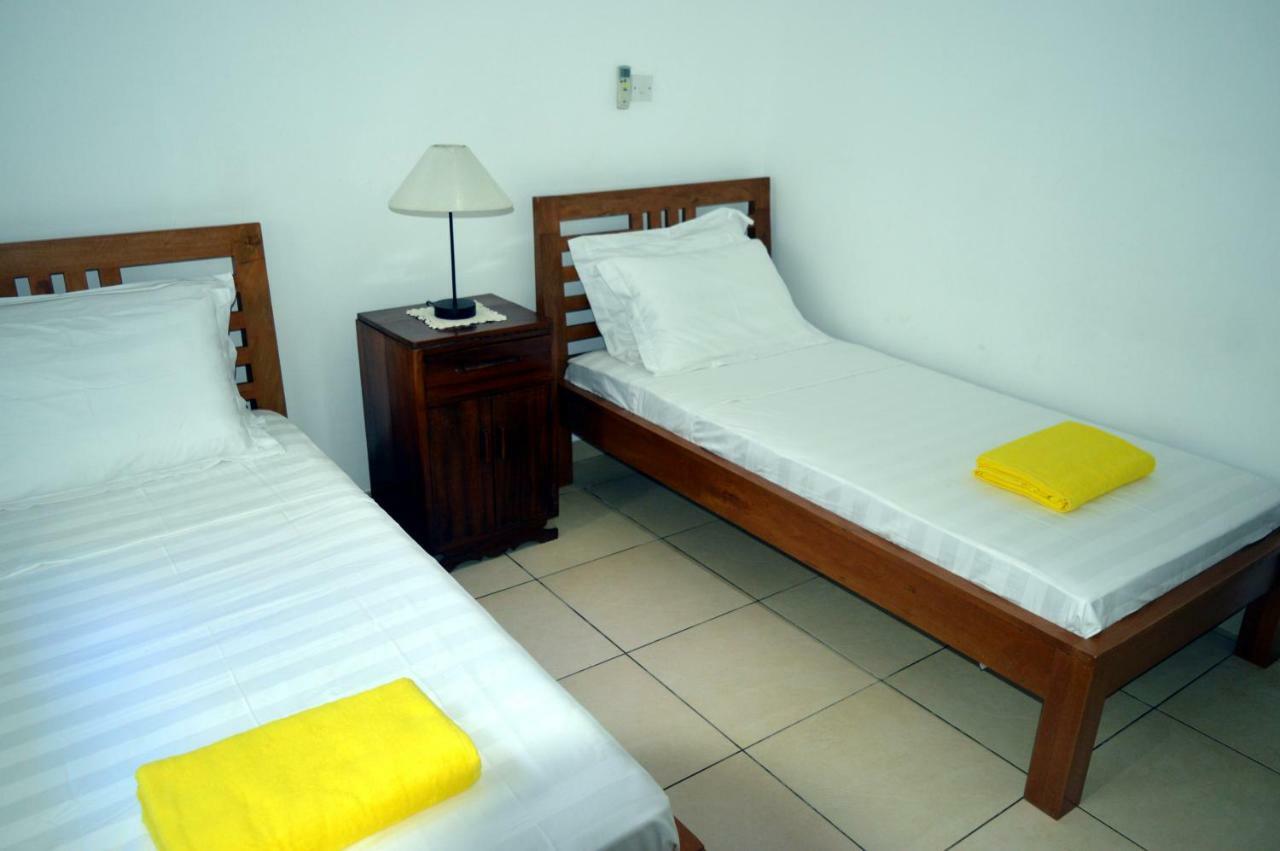 Sundown Beach Villa Glacis  ภายนอก รูปภาพ