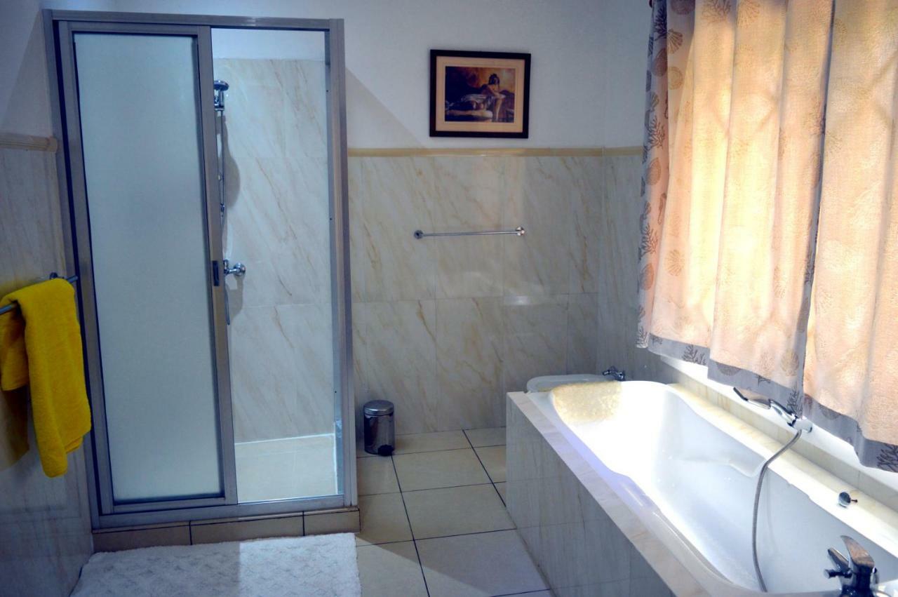 Sundown Beach Villa Glacis  ภายนอก รูปภาพ